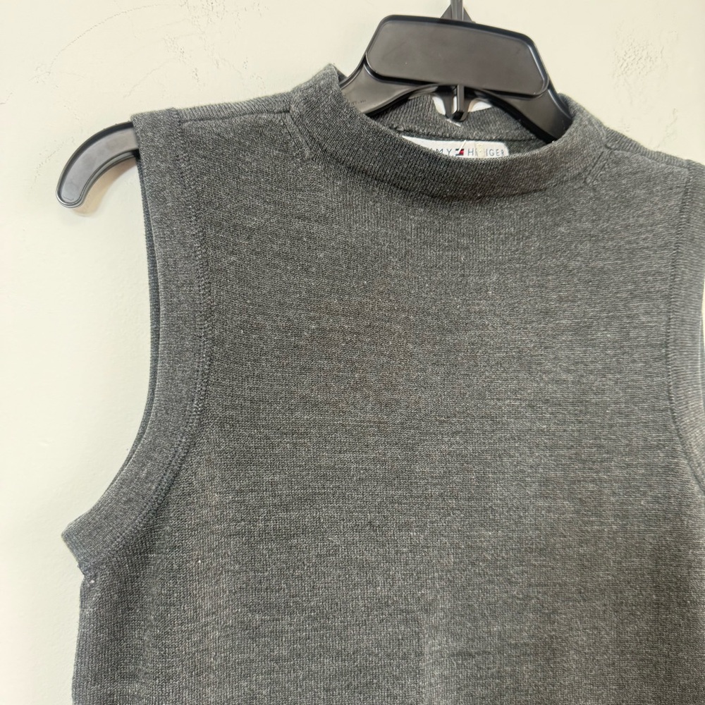 Tommy Hilfiger Academia Grey Mock Neck Sleeveless Knit Sweater Vest Medium - Picture 3 of 6